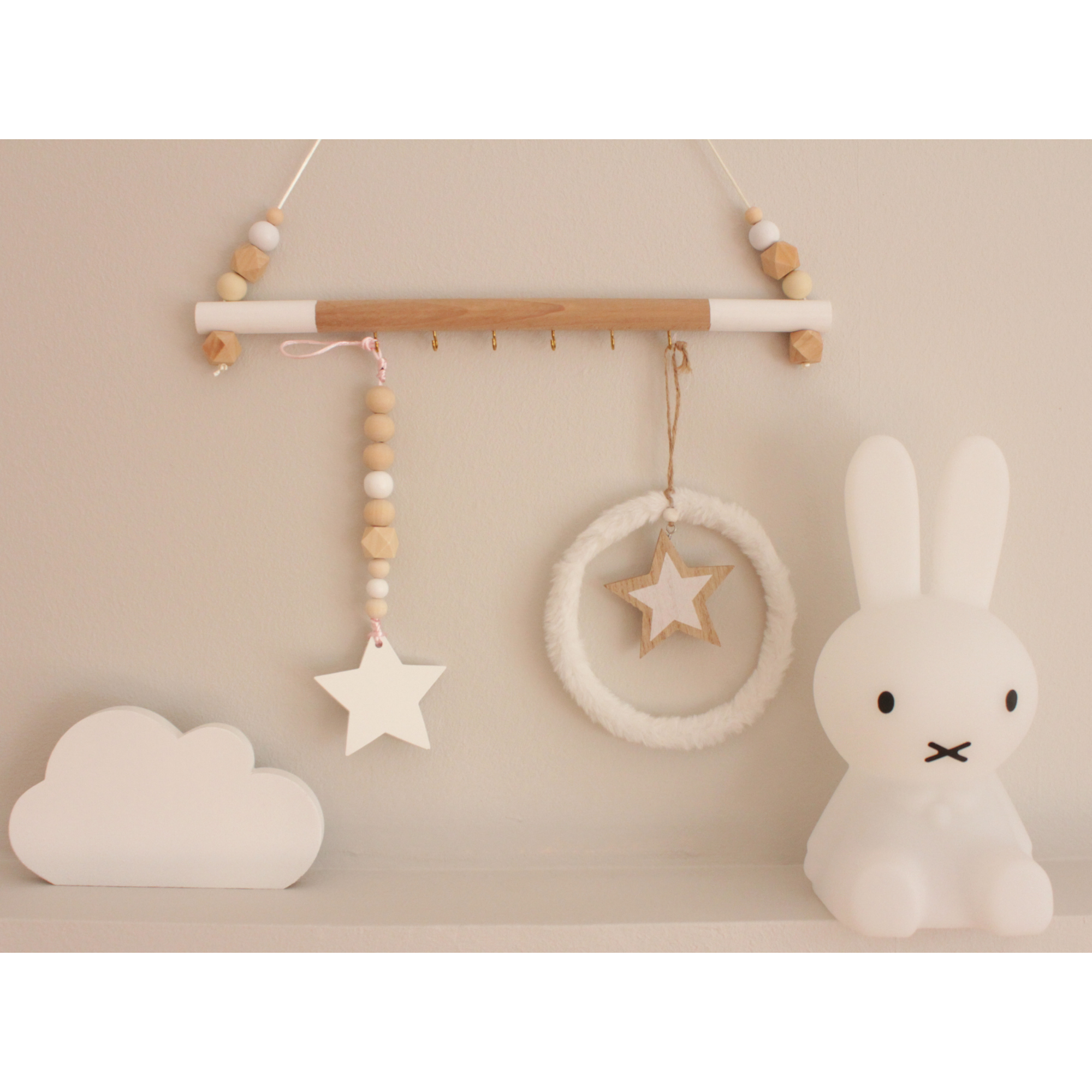 ΞΥΛΙΝΗ ΚΡΕΜΑΣΤΡΑ ΜΕ ΞΥΛΙΝΕΣ ΧΑΝΤΡΕΣ ΚΑΙ ΛΕΥΚΕΣ ΑΚΡΕΣ