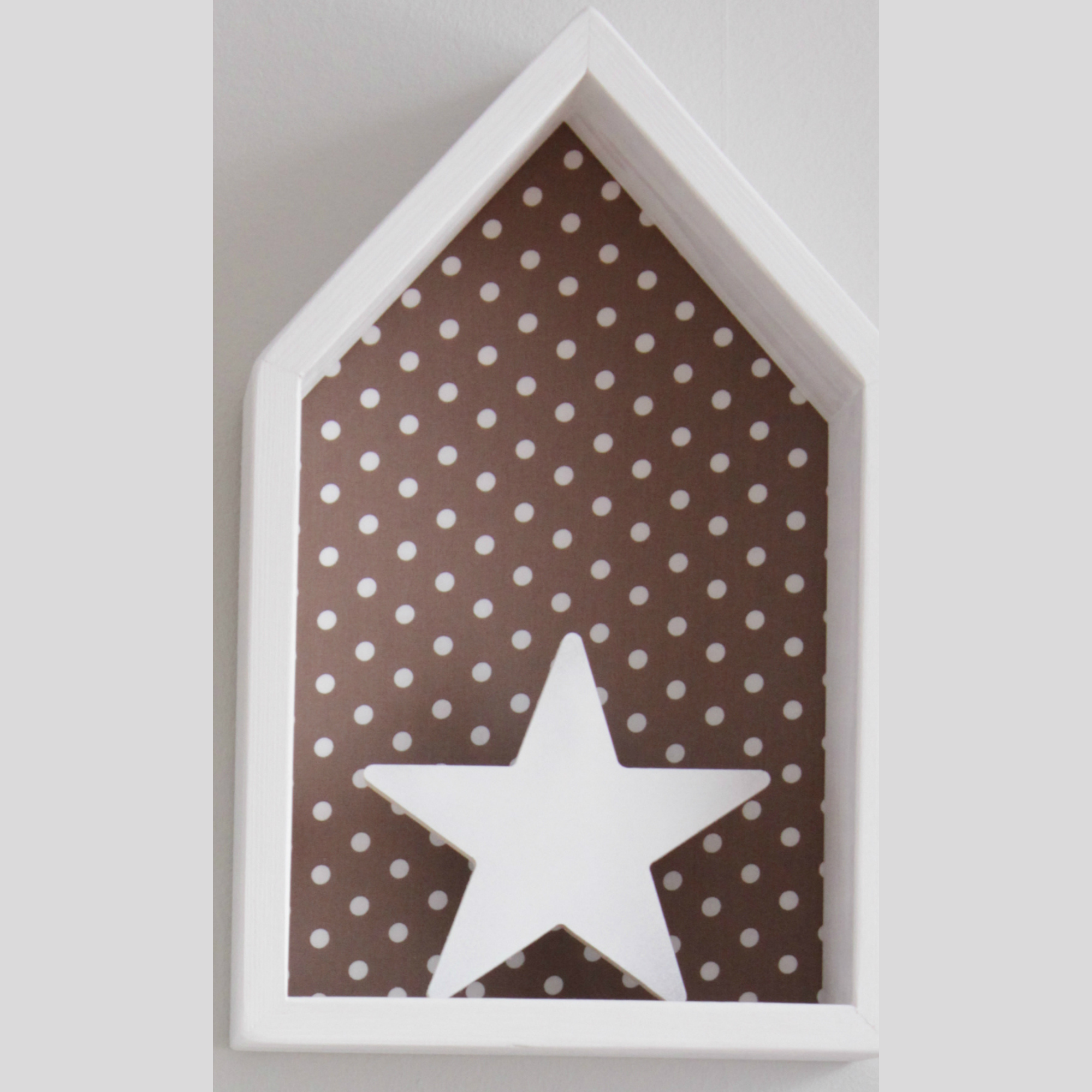 ΡΑΦΑΚΙ ΣΕ ΣΧΕΔΙΟ ΣΠΙΤΑΚΙ ΛΕΥΚΟ ΜΕ ΥΦΑΣΜΑΤΙΝΗ ΠΛΑΤΗ