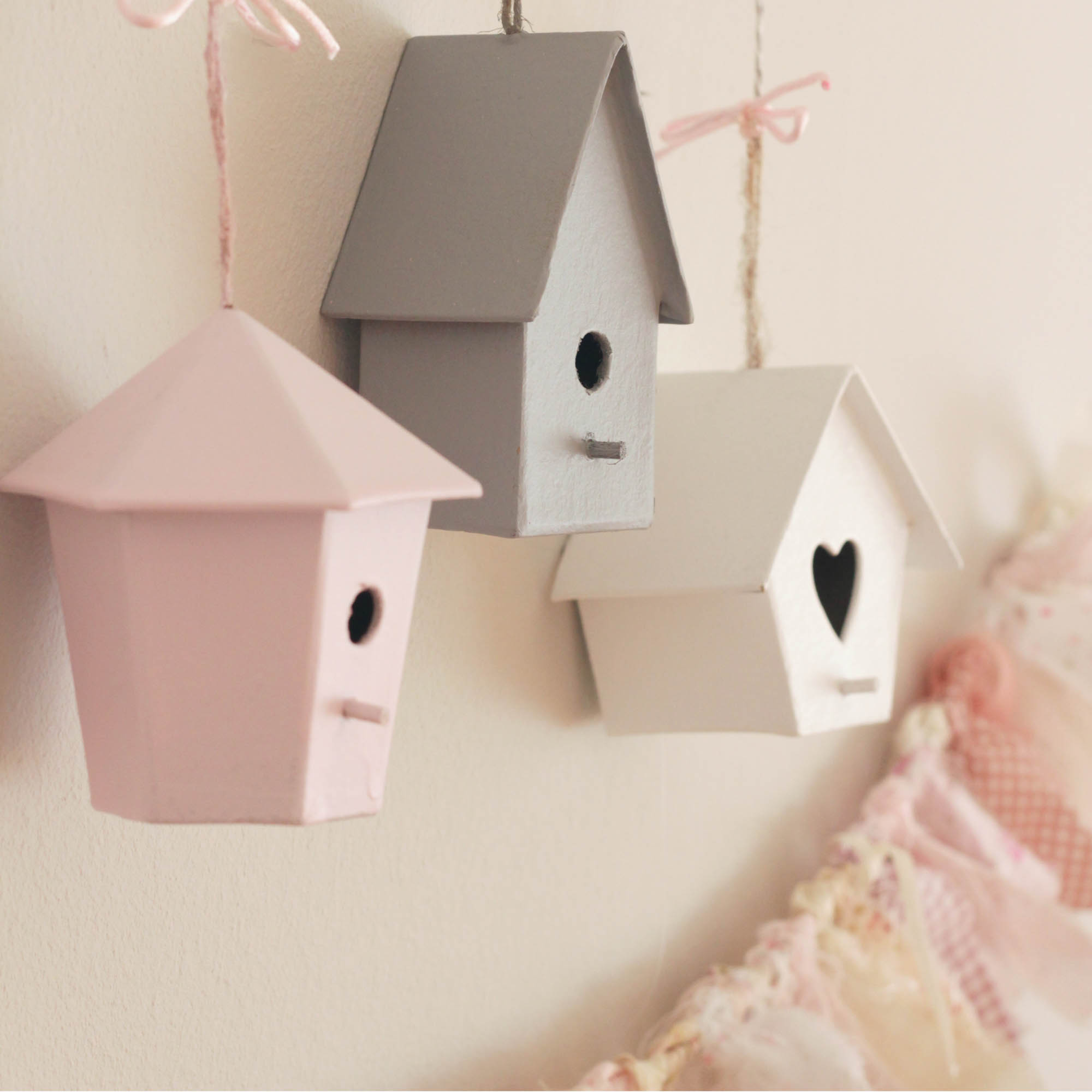 ΚΡΕΜΑΣΤΟ ΔΙΑΚΟΣΜΗΤΙΚΟ ΜΕ ΜΙΝΙ ΠΟΥΛΟΣΠΙΤΑ - Image 3