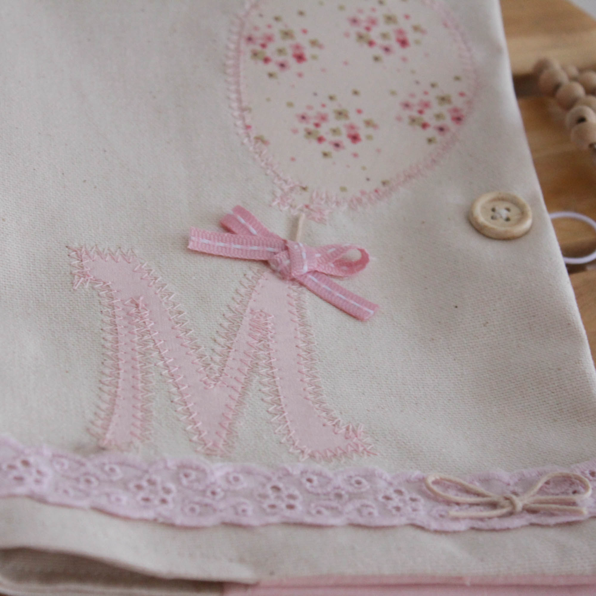 ΥΦΑΣΜΑΤΙΝΗ ΘΗΚΗ ΓΙΑ ΤΟ ΒΙΒΛΙΑΡΙΟ ΥΓΕΙΑΣ ΠΑΙΔΙΟΥ - Image 2