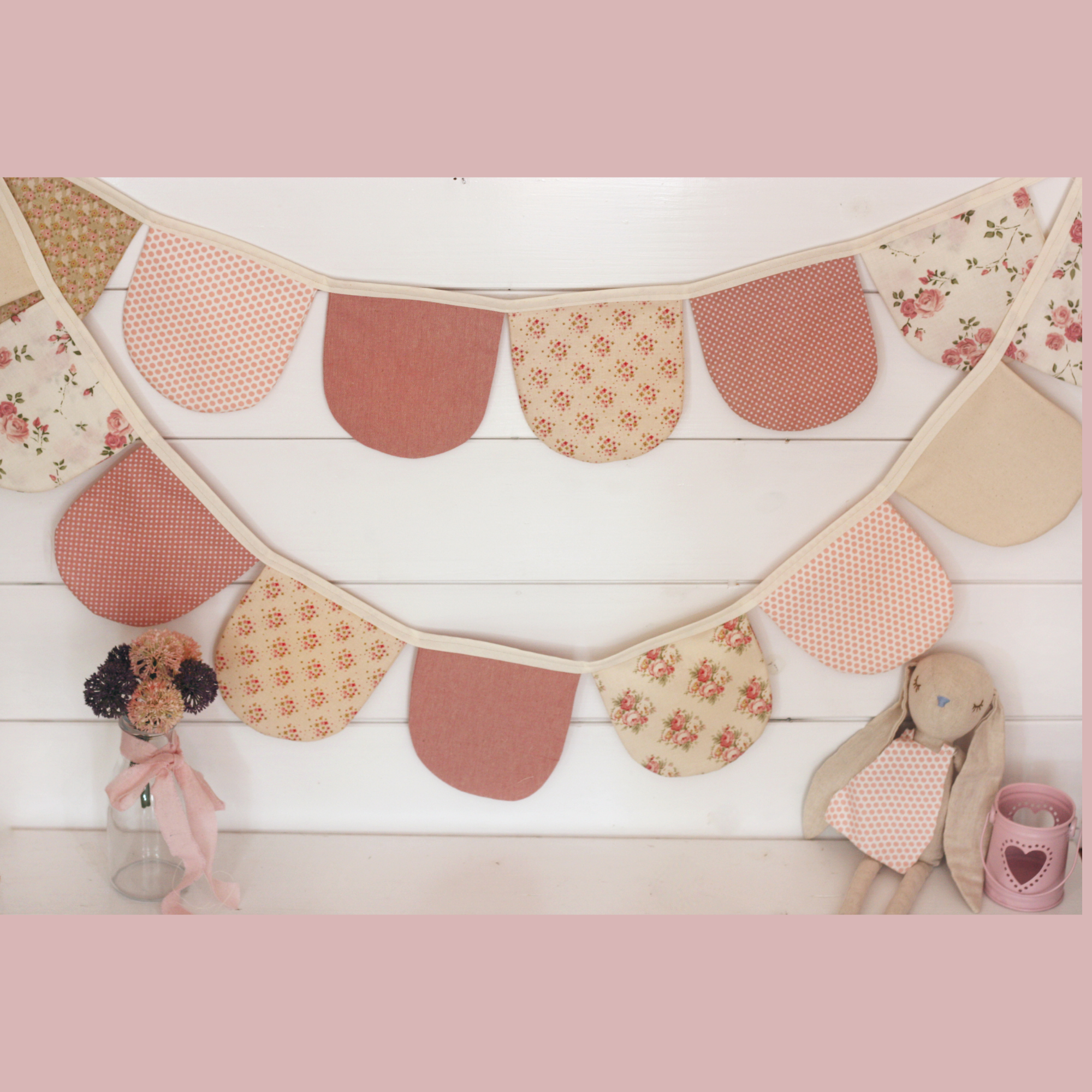 ΥΦΑΣΜΑΤΙΝΟ ΜΠΑΝΕΡ ΣΕ ΣΧΕΔΙΟ ΟΒΑΛ ΣΗΜΑΙΑΚΙ ΣΕ ΑΠΟΧΡΩΣΕΙΣ ΤΟΥ ΣΑΠΙΟ ΜΗΛΟΥ - Image 2